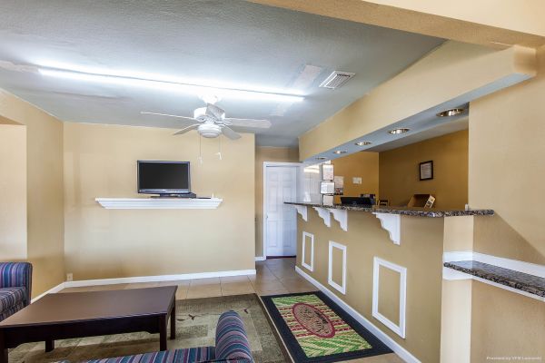 Rodeway Inn Calhoun